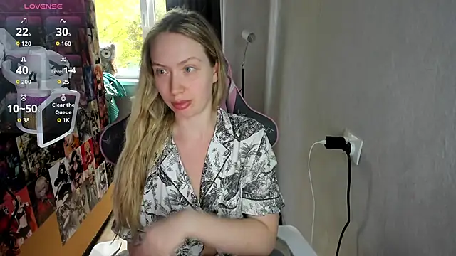 Snapshot of NicoleRiccii chatting on October 10, 2025, 1:34 pm NicoleRiccii online show from October 10, 2025, 1:34 pm