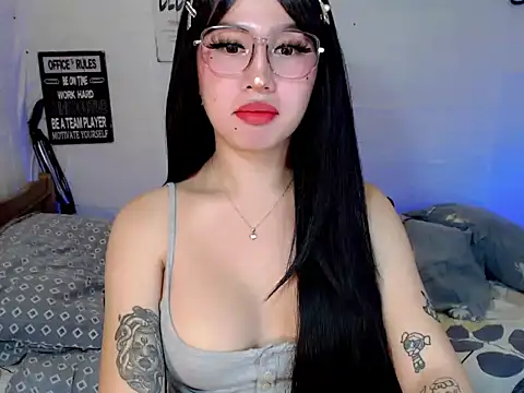 sweetshy69 online show from October 12, 2025, 5:31 am