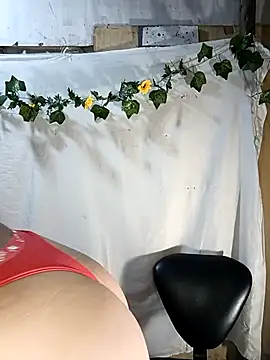 Snapshot of lunna_07 chatting on March 27, 2026, 11:38 pm lunna 07 online show from March 27, 2026, 11:38 pm