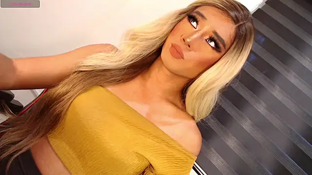 SissifyMeNow online show from December 5, 2025, 1:49 am