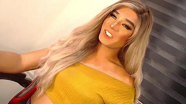 SissifyMeNow online show from November 11, 2025, 1:33 am