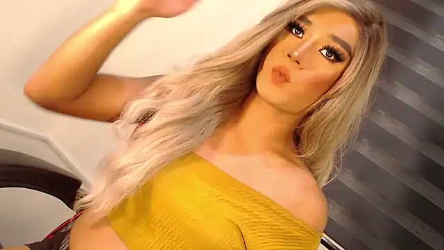 SissifyMeNow online show from November 6, 2025, 12:25 am