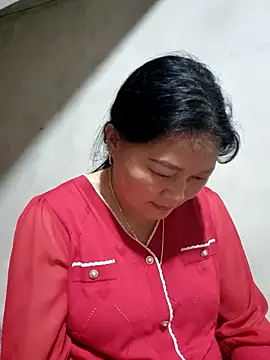 yoowwmr online show from November 11, 2025, 12:00 pm