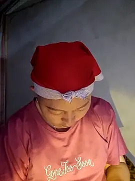 yoowwmr online show from November 18, 2025, 1:54 am