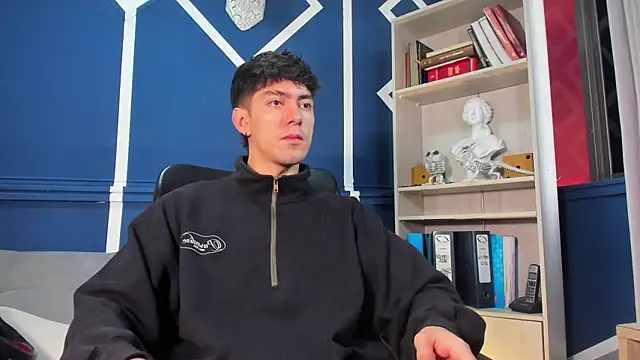 etham wolf  online show from November 11, 2025, 12:11 pm