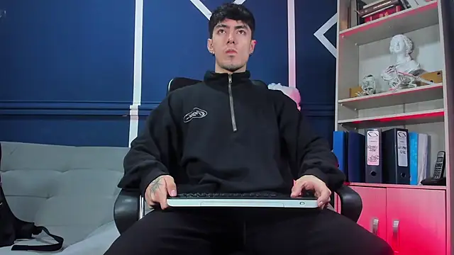 etham wolf  online show from November 14, 2025, 11:14 am