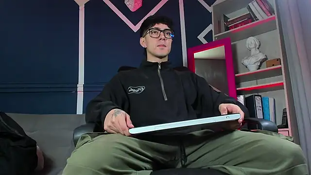 Snapshot of etham_wolf_ chatting on December 20, 2025, 1:47 pm etham wolf online show from December 20, 2025, 1:47 pm