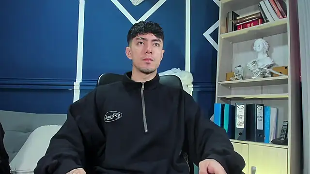 etham wolf  online show from November 15, 2025, 11:58 am