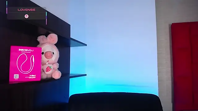 Snapshot of Ezra_Storm chatting on December 22, 2025, 5:18 am Ezra Storm online show from December 22, 2025, 5:18 am