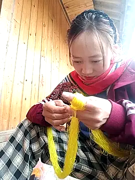 Zhan99999 online show from December 17, 2025, 2:38 am