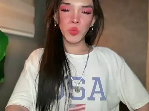 Snapshot of Misselliefayexxx chatting on May 3, 2026, 4:39 am Misselliefayexxx online show from May 3, 2026, 4:39 am