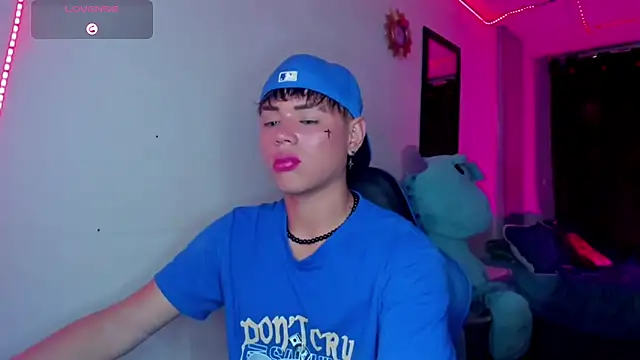 Snapshot of Jostin18 chatting on November 11, 2025, 2:01 pm Jostin18 online show from November 11, 2025, 2:01 pm