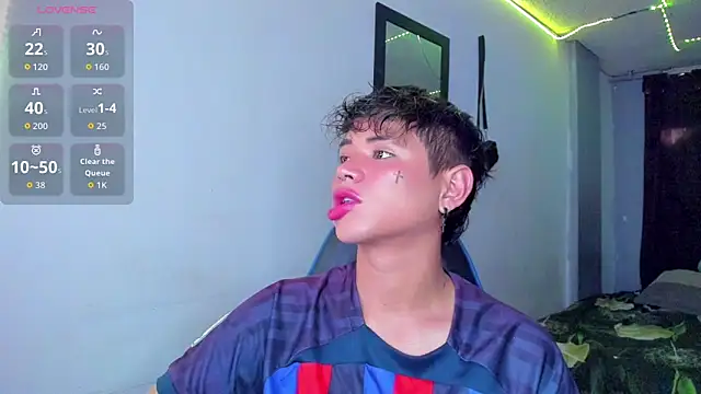 Snapshot of Jostin18 chatting on December 16, 2025, 1:15 pm Jostin18 online show from December 16, 2025, 1:15 pm