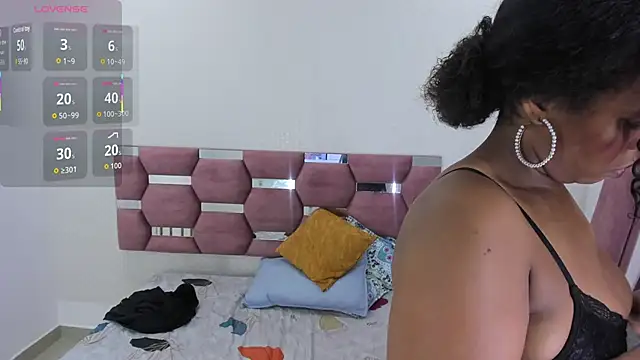 MiiaSmith   online show from November 22, 2025, 9:02 pm