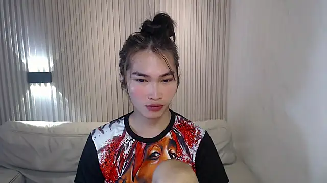 Snapshot of lovelychanel69xx chatting on December 17, 2025, 12:37 am lovelychanel69xx online show from December 17, 2025, 12:37 am