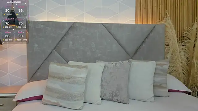 Jade Whisper online show from October 3, 2025, 1:31 am