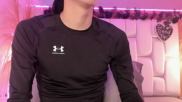 Daphne And Roger online show from March 19, 2026, 11:21 am