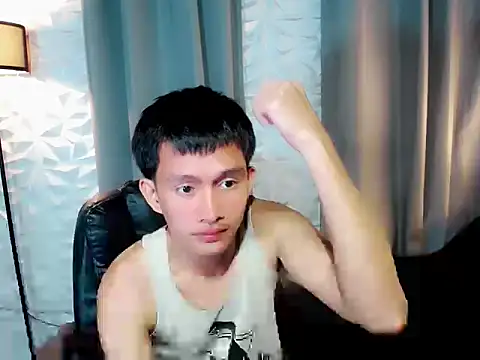 Snapshot of prince_elaijah chatting on May 23, 2026, 4:06 pm prince elaijah online show from May 23, 2026, 4:06 pm