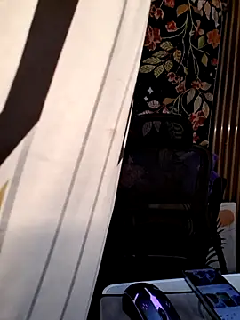 Snapshot of mr_dave chatting on December 15, 2025, 11:31 pm mr dave online show from December 15, 2025, 11:31 pm