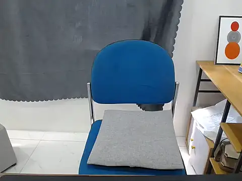 Snapshot of Min_Min2k chatting on October 5, 2025, 3:30 am Min Min2k online show from October 5, 2025, 3:30 am