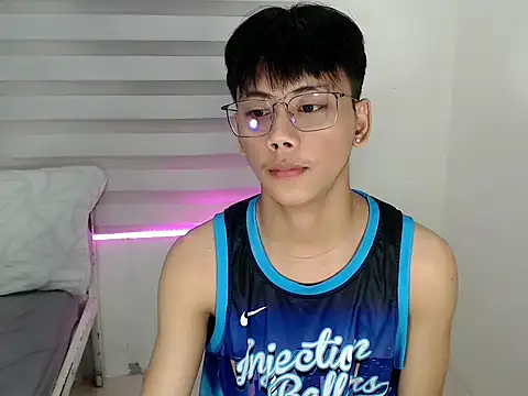 Snapshot of ynotyu chatting on October 4, 2025, 3:24 pm ynotyu online show from October 4, 2025, 3:24 pm