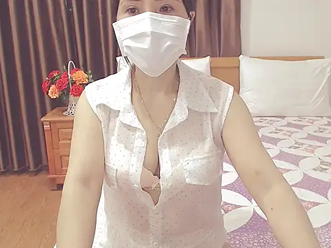 Snapshot of ruby_8x chatting on October 8, 2025, 7:36 pm ruby 8x online show from October 8, 2025, 7:36 pm