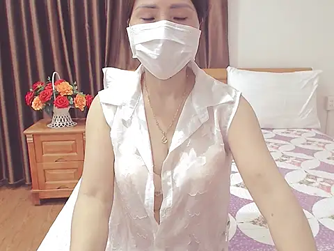 Snapshot of ruby_8x chatting on October 7, 2025, 7:37 pm ruby 8x online show from October 7, 2025, 7:37 pm