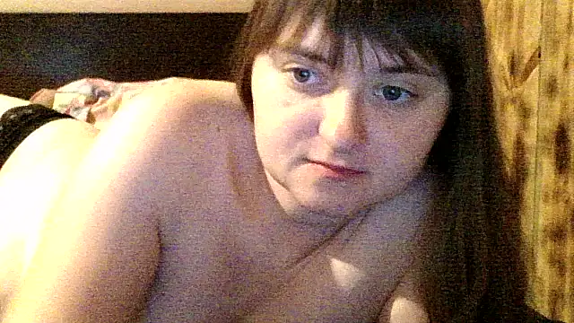 Snapshot of LuckyLust11 chatting on September 14, 2025, 11:43 am LuckyLust11 online show from September 14, 2025, 11:43 am