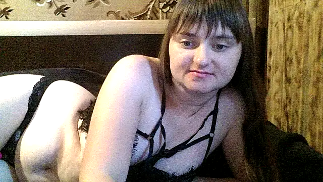 Snapshot of LuckyLust11 chatting on September 8, 2025, 3:55 pm LuckyLust11 online show from September 8, 2025, 3:55 pm