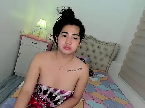 Snapshot of Alovelydoll_nica chatting on November 27, 2025, 12:55 am Alovelydoll nica online show from November 27, 2025, 12:55 am