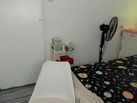 Snapshot of Alovelydoll_nica chatting on November 2, 2025, 11:43 pm Alovelydoll nica online show from November 2, 2025, 11:43 pm