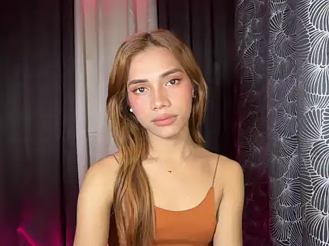 Lovelynikki03 online show from January 14, 2026, 6:22 pm