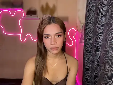 Lovelynikki03 online show from September 28, 2025, 2:02 pm