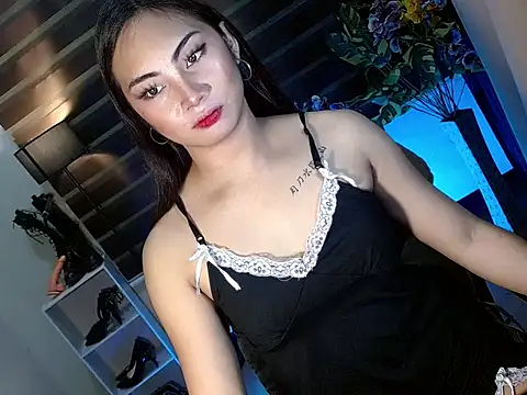 Snapshot of Bella_subhunterx chatting on November 19, 2025, 9:53 am Bella subhunterx online show from November 19, 2025, 9:53 am