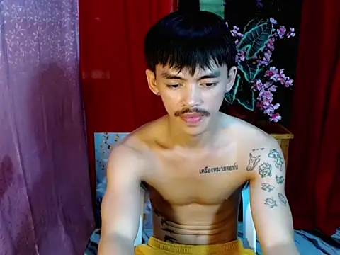 Snapshot of urhunky_boy chatting on July 1, 2026, 5:52 am urhunky boy online show from July 1, 2026, 5:52 am
