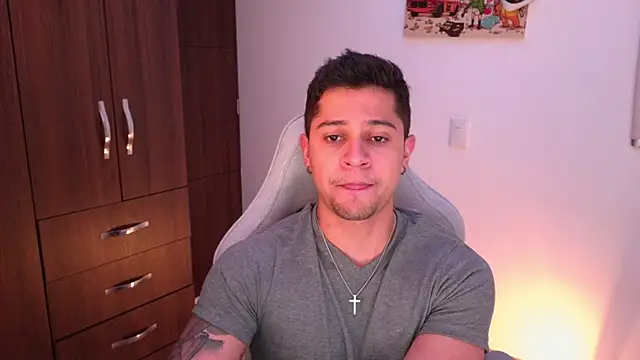 domsantiago  online show from October 29, 2025, 1:48 am