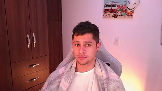 domsantiago  online show from October 30, 2025, 2:21 am