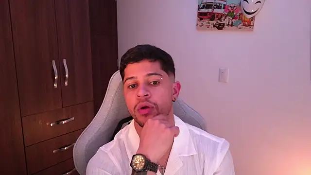 domsantiago  online show from November 28, 2025, 3:17 am