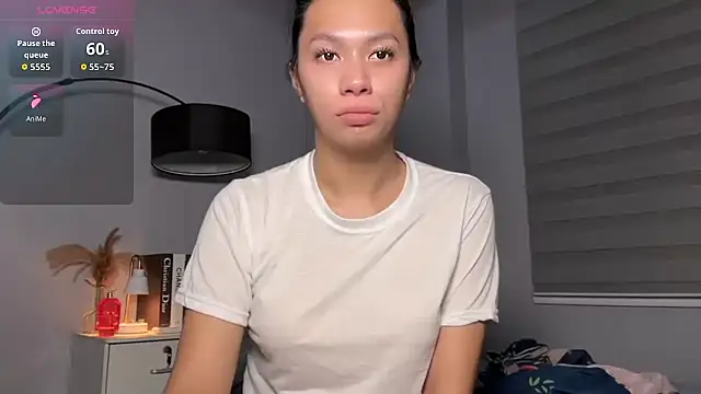 Snapshot of Demi_Maddison chatting on November 24, 2025, 1:55 pm Demi Maddison online show from November 24, 2025, 1:55 pm