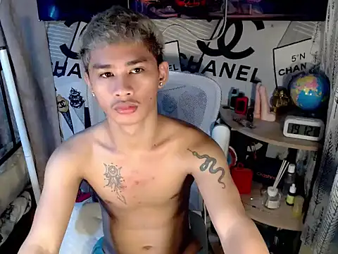 asianhardcock25 online show from April 18, 2026, 11:12 am