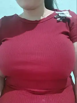Snapshot of Shiny_Babe chatting on May 29, 2026, 3:34 am Shiny Babe online show from May 29, 2026, 3:34 am