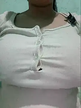 Snapshot of Shiny_Babe chatting on May 12, 2026, 2:01 pm Shiny Babe online show from May 12, 2026, 2:01 pm