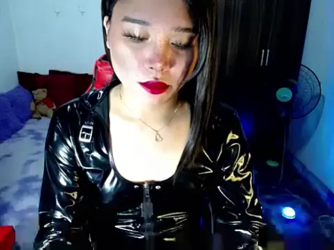 Snapshot of Urassiansweetcummer chatting on July 2, 2026, 2:12 am Urassiansweetcummer online show from July 2, 2026, 2:12 am