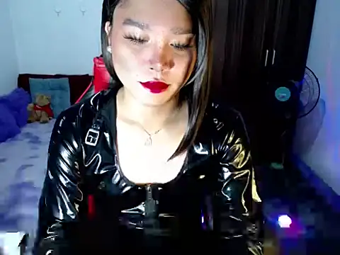 Snapshot of Urassiansweetcummer chatting on May 5, 2026, 1:30 am Urassiansweetcummer online show from May 5, 2026, 1:30 am