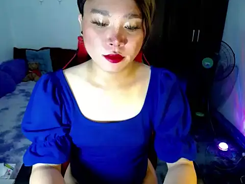 Snapshot of Urassiansweetcummer chatting on April 6, 2026, 6:03 am Urassiansweetcummer online show from April 6, 2026, 6:03 am