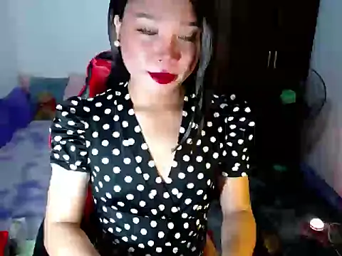 Snapshot of Urassiansweetcummer chatting on May 24, 2026, 12:54 am Urassiansweetcummer online show from May 24, 2026, 12:54 am