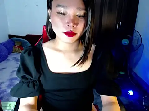 Snapshot of Urassiansweetcummer chatting on May 11, 2026, 9:56 pm Urassiansweetcummer online show from May 11, 2026, 9:56 pm
