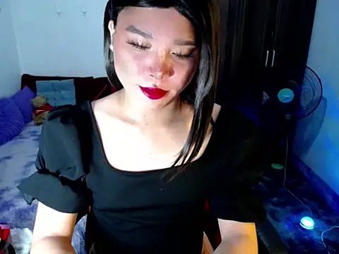 Snapshot of Urassiansweetcummer chatting on May 16, 2026, 1:26 am Urassiansweetcummer online show from May 16, 2026, 1:26 am