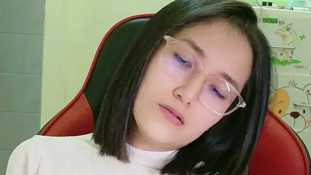 Snapshot of Shulee21 chatting on November 14, 2025, 1:53 am Shulee21 online show from November 14, 2025, 1:53 am