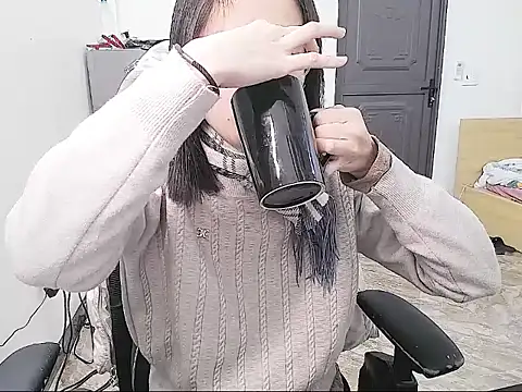 Snapshot of Shulee21 chatting on November 21, 2025, 2:32 am Shulee21 online show from November 21, 2025, 2:32 am